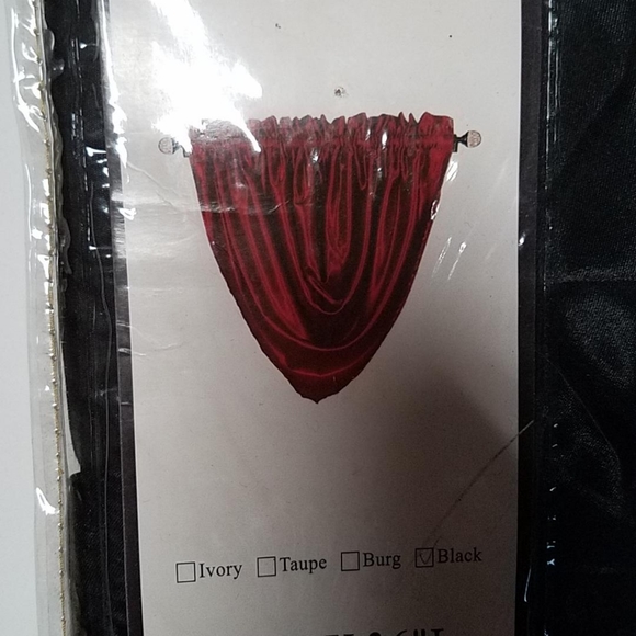 Valance NWT - Picture 3 of 8